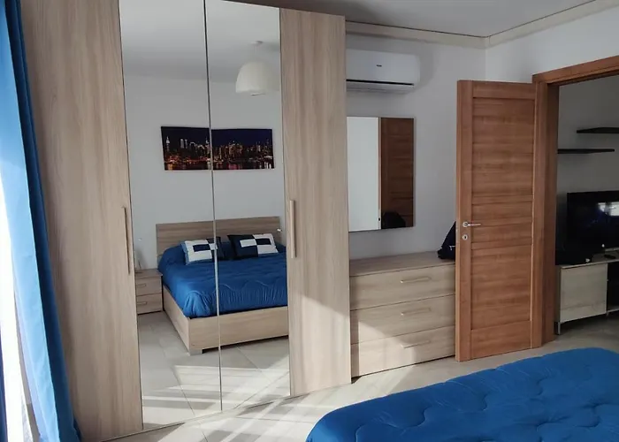 Salina Wharf, Block E, N.27 By Crysalex Apartman *