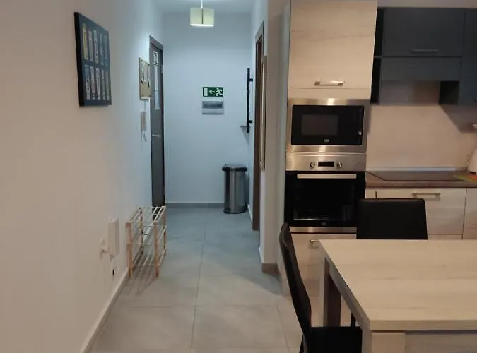 Salina Wharf, Block E, N.27 By Crysalex Apartment *