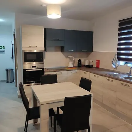Apartament Salina Wharf, Block E, N.27 By Crysalex *